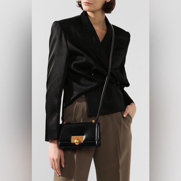 BNWT Bottega Veneta BV Classic Mini Black, High Demand - Picture 2 of 7